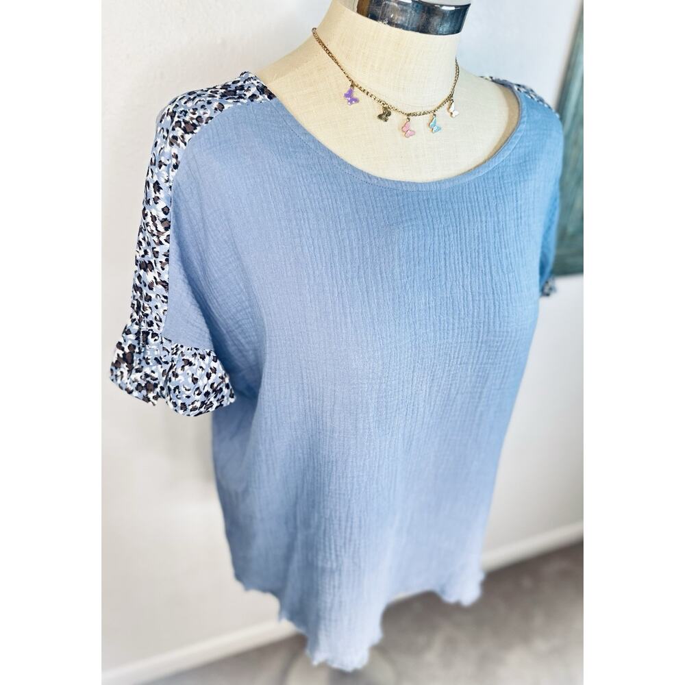 Umgee Blue Cotton Short Sleeve Cheetah Print Accent Flutter Sleeve Medium Boho